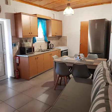 Holiday home Chrysi *