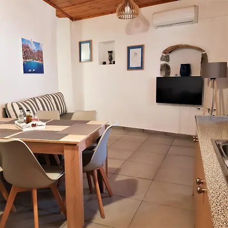 Holiday home Chrysi *
